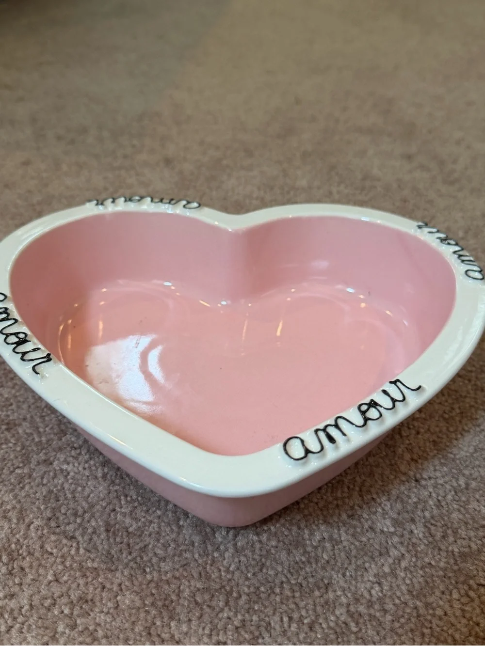 New Anthropologie amour Heart-Shaped Pink pie dish stoneware